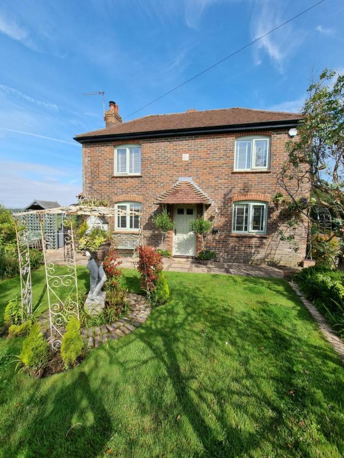 Varr House @ Meadow View Woodmancote Exterior photo